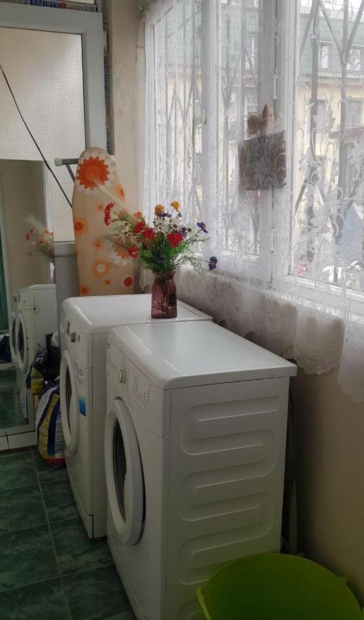 Enjoy The Hostel 바투미 외부 사진